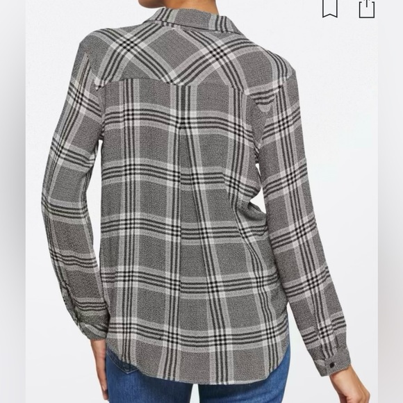 Bella Dahl Button Down Blouse - Picture 2 of 9